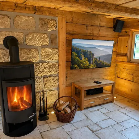 Oberlausitzer Mit Sauna -gebirgshaeusl Oybin- Zittauer Gebirge Kurort Oybin
