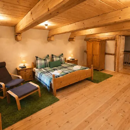 Oberlausitzer Mit Sauna -gebirgshaeusl Oybin- Zittauer Gebirge * Kurort Oybin