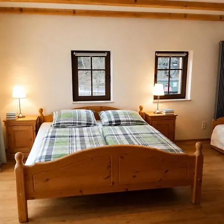 Oberlausitzer Mit Sauna -gebirgshaeusl Oybin- Zittauer Gebirge Tatil Evi